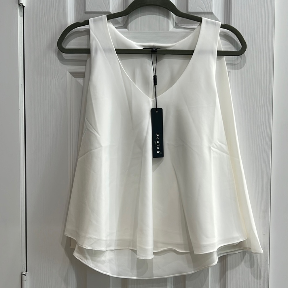 NWT Beulah style scoop sides for open back cape v neck size M